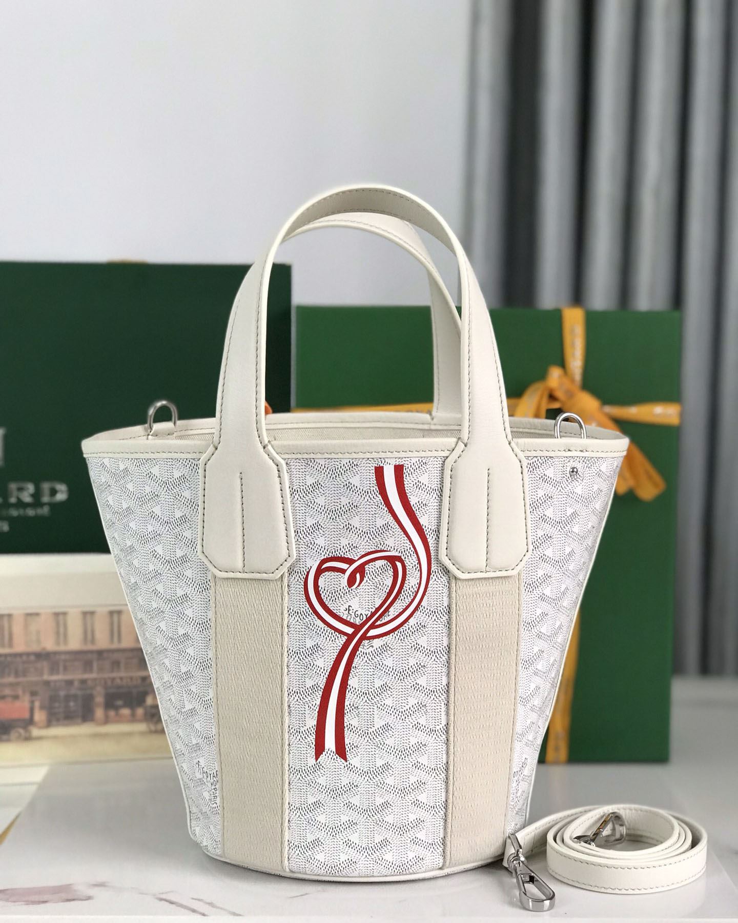 Go*ard bucket bags